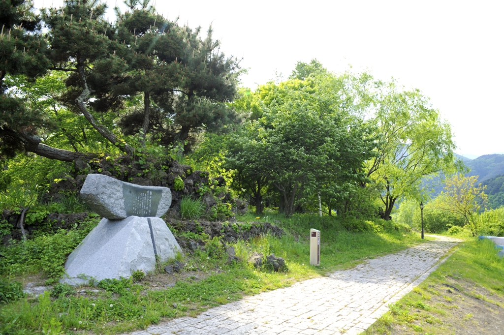 Literary Monument of Junichiro Tanizaki 